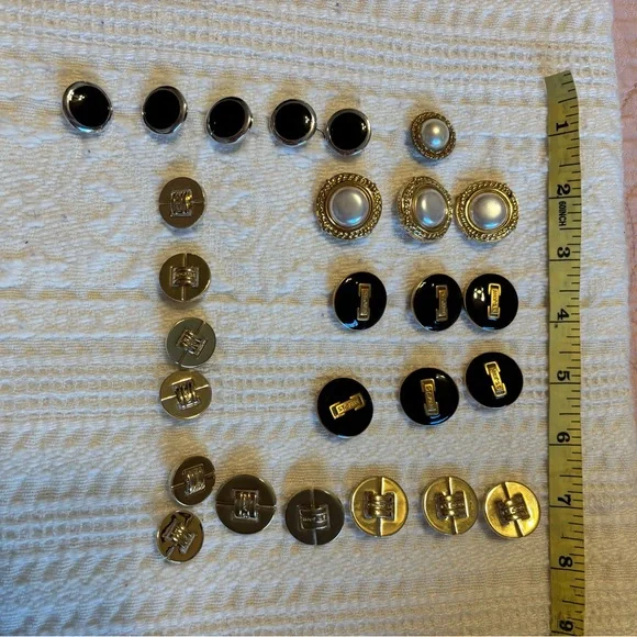 St. John Collection Gold and Black Button Set - Picture 7 of 7